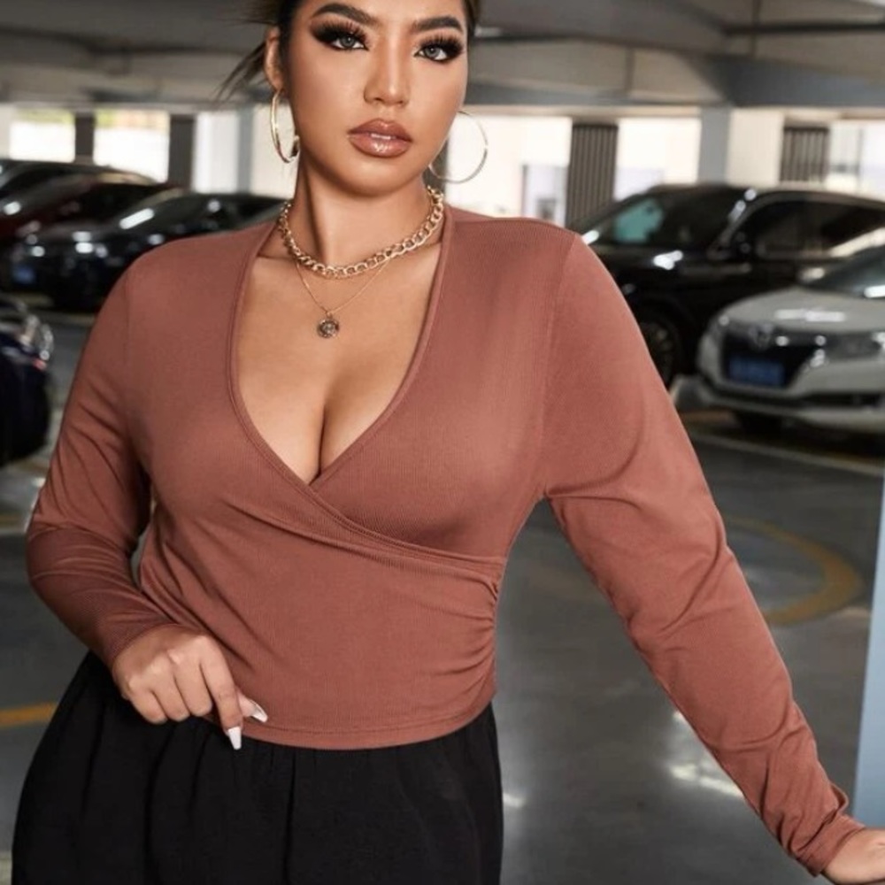 NWOT SHEIN Plung Neck Crop Top 0XL
